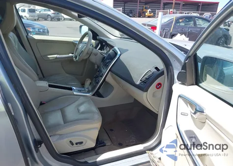 2012 Volvo Xc60 3.2/3.2 Platinum/3.2 Premier/3.2 Premier Plus z USA, uszkodzony, nr VIN YV4952DL7C2311729